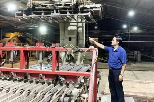Người làm cho đất đổi màu