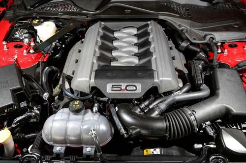 Động cơ V6 hay V8 tốt hơn?