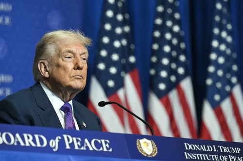 Ông Trump cho Iran 10-15 ngày quyết thỏa thuận, cảnh báo 'điều tồi tệ sẽ xảy ra'