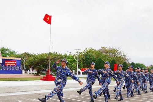 Sôi nổi Lễ ra quân huấn luyện năm 2026 tại Trường Sa