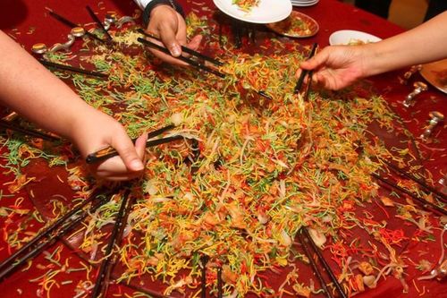 Người Malaysia ăn gì trong ngày đầu năm đón một năm mới may mắn?