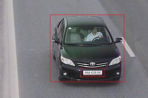 Hà Nội: Camera AI trích xuất danh sách 30 trường hợp vượt đèn đỏ từ ngày 18/2 - 19/2