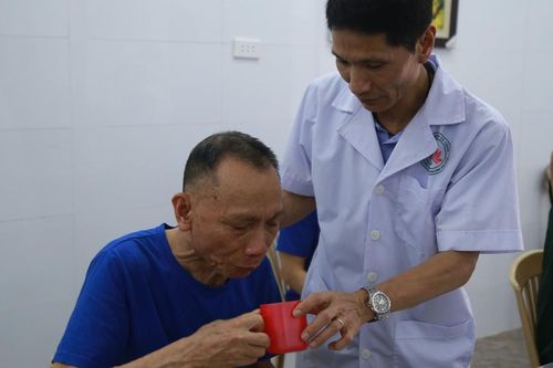 Nơi những người thầy thuốc tiếp tục một 'cuộc chiến' (kỳ 2): Người thầy thuốc của những người lính già