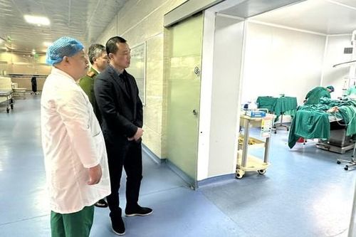 Sức khỏe của 10 nạn nhân bị găm đầy dị vật sau vụ nổ hiện như thế nào?