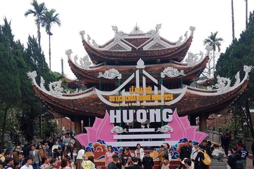 Hoàn tiền mua vé tham quan thắng cảnh Chùa Hương