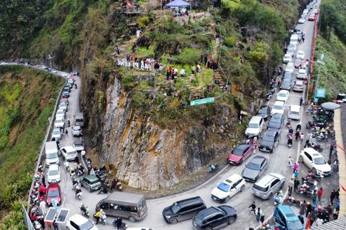 Vì sao Hà Giang 'thất thủ' ngày Tết?