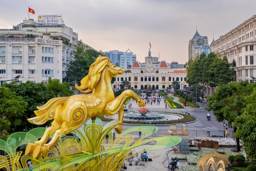 Giữ 2 đại cảnh ngựa ở đường hoa Nguyễn Huệ đến ngày 22/3