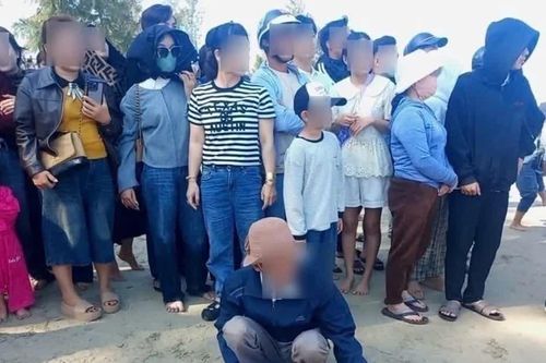Quảng Ngãi: 3 người trong một gia đình gặp nạn khi tắm biển Mỹ Khê, 2 người mất tích