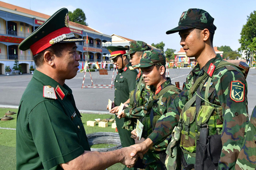 Bộ tư lệnh TP Hồ Chí Minh thăm, động viên Đội tuyển Công binh vật cản