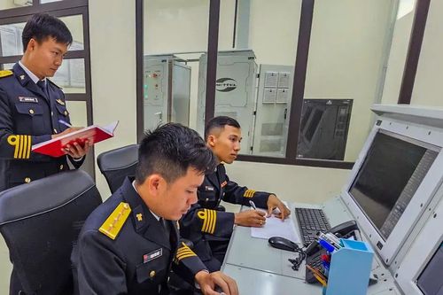 Mùa xuân với người lính ra đa canh giữ 'mắt thần'