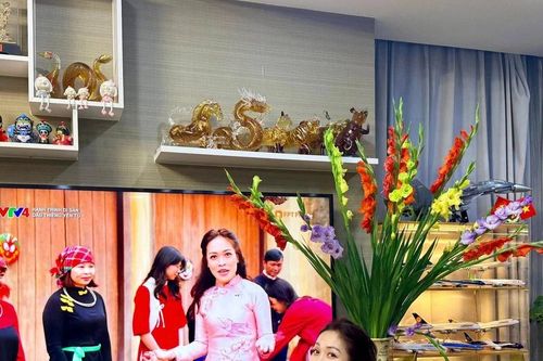 Cận cảnh căn nhà ngập tràn sắc xuân của BTV Hoàng Trang