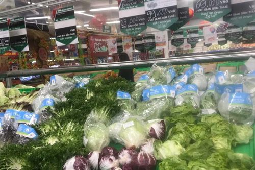 Mùng 5 Tết, siêu thị vắng người mua, giá cả bình ổn