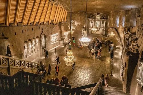 Khám phá vương quốc muối ngầm, điểm tham quan kỳ lạ ở châu Âu