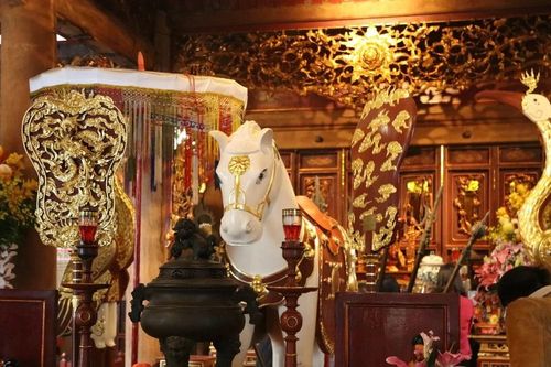 Đi lễ cầu may phải qua đủ Thăng Long tứ trấn