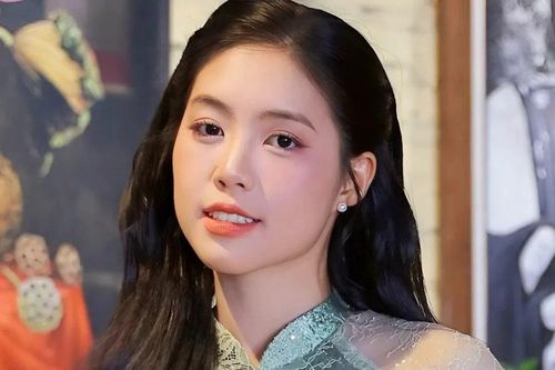 Á hậu Châu Anh: 'Tôi nhận được nhiều tin nhắn bày tỏ tình cảm'