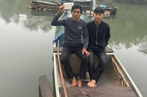Cha con người đàn ông mắc ung thư kể phút cứu người vụ lật thuyền ngày Tết