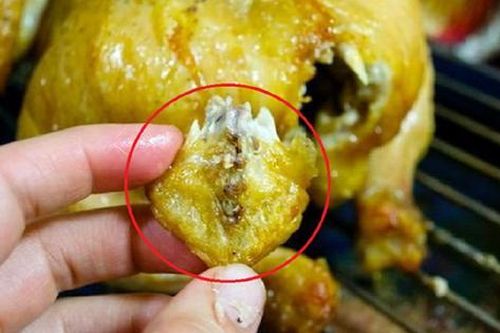 Bộ phận 'vừa bẩn vừa độc' của con gà, nhiều người không biết tưởng đại bổ