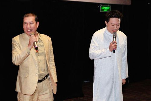 Trấn Thành tặng món quà đặc biệt cho NSƯT Quang Thắng khi đi cinetour Thỏ Ơi!!