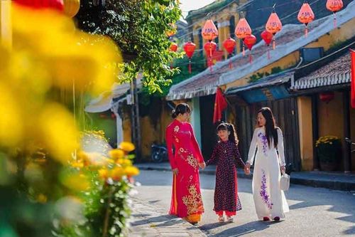 Nên xuất hành ngày nào, hướng nào đầu năm để gặp may mắn?
