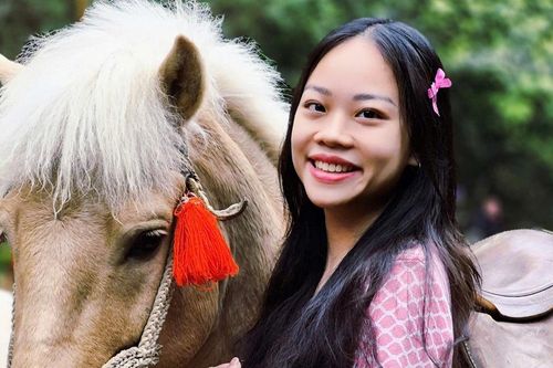Bản Cát Cát (Sa Pa): Chụp hình với ngựa 'hút khách', thiếu vắng hoạt động bảo tồn văn hóa bản địa