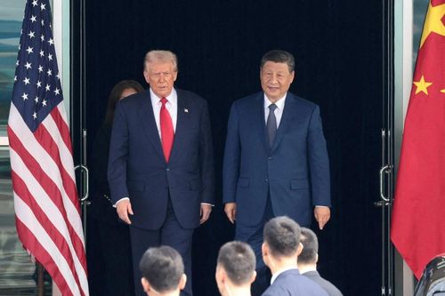 Tổng thống Donald Trump thăm Trung Quốc: Nước cờ ngoại giao hay phép thử quyền lực mới?