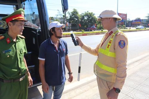 Xử lý nghiêm vi phạm của xe khách trong 3 ngày cuối kỳ nghỉ Tết