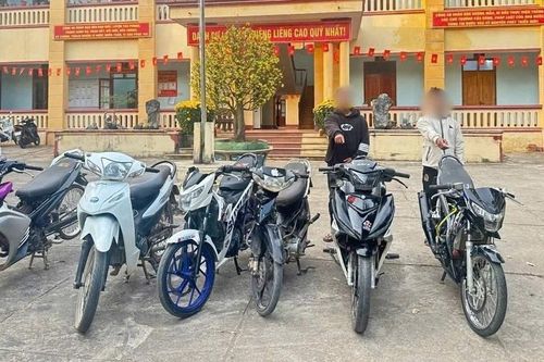 Xuyên Tết truy bắt 'quái xế' gây náo loạn đường phố