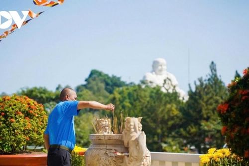 An Giang: Hàng vạn người đổ về Núi Cấm hành hương cầu an ngày mùng 4 Tết