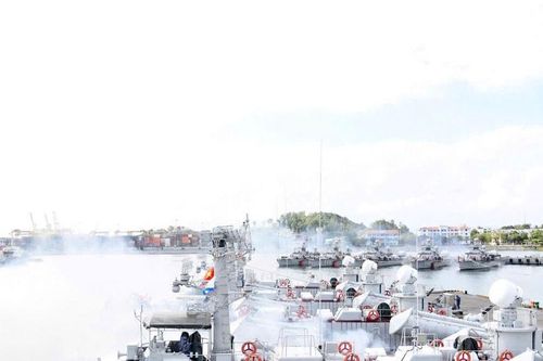 Lữ đoàn 172 Hải quân kiểm tra vũ khí và khởi động máy chính đầu năm 2026