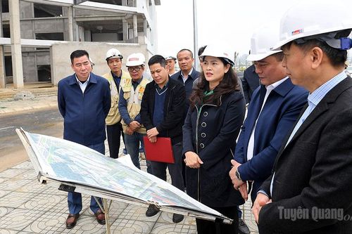 Phó Chủ tịch UBND tỉnh Vương Ngọc Hà kiểm tra tiến độ thi công, thực hiện các dự án quan trọng trên địa bàn tỉnh