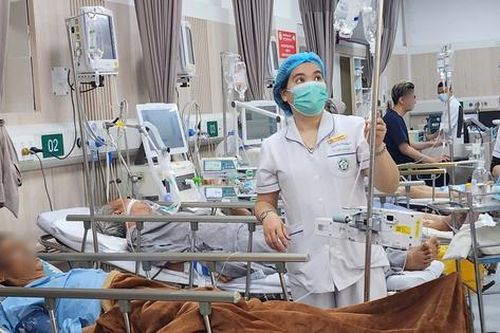 Cấp cứu tại Bệnh viện Bạch Mai tăng đột biến trong Tết