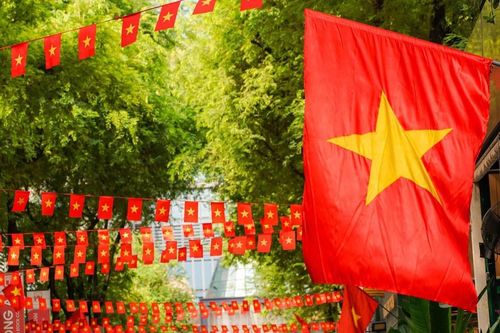 VIỆT NAM KHÚC HÙNG CA