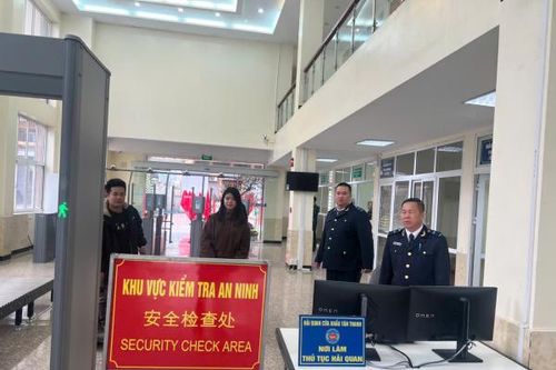 Hoạt động xuất nhập khẩu sôi động ngay từ những ngày đầu năm mới