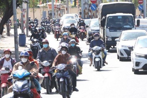 Đi làm ngày đầu năm, 'xin vía' gì cho cả năm 2026?