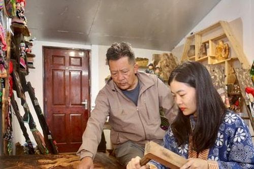 Giấc mơ từ tiếng đục của cha