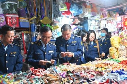 Hai mươi vụ vi phạm thương mại bị xử lý trong cao điểm Tết