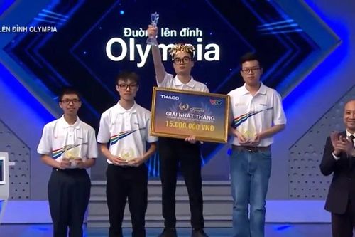 Nam sinh THPT Đan Phượng giữ vững phong độ, giành vòng nguyệt quế Tháng Olympia 26