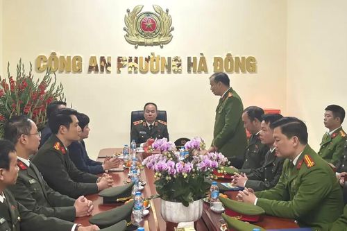 Giám đốc Công an thành phố Hà Nội làm việc với Công an phường Hà Đông về triển khai nhiệm vụ dịp đầu Xuân