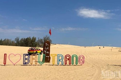 Du lịch biển tỉnh Lâm Đồng thu hút khách dịp Tết Nguyên đán