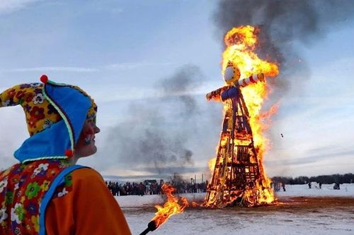 Sôi động Lễ tiễn mùa đông ở Nga