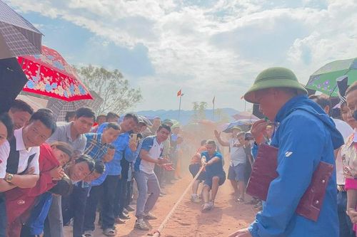 Rộn ràng sắc xuân tại Lễ hội Phìn Hồ 2026 ở Si Pa Phìn