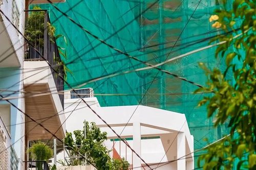 Lấy sáng cho nhà ống bằng thiết kế mặt tiền thú vị