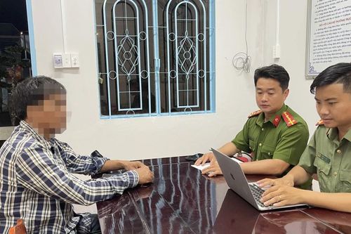 Xử phạt đối tượng xúc phạm công an xã