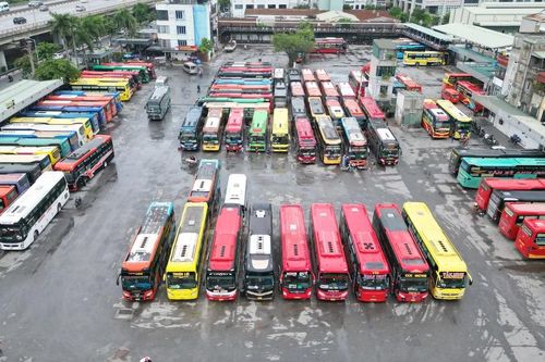 Bến xe Nước Ngầm tăng cường xe, sẵn sàng phục vụ cao điểm Tết