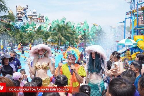 Biển người đổ về Suối Tiên du xuân dịp Tết