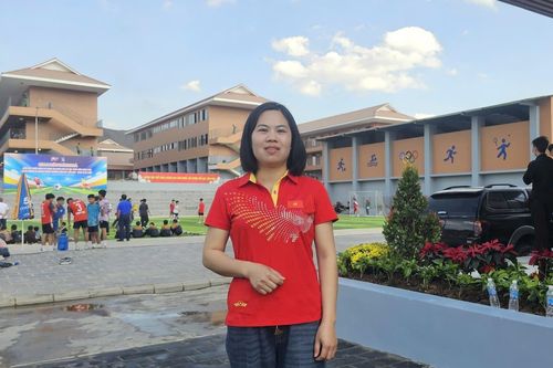 Nụ cười rạng rỡ của cô giáo trong ngôi trường '5 sao' vùng biên giới