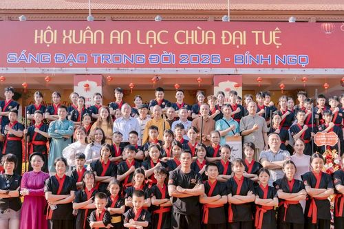 Dấu ấn võ thuật cổ truyền và nét vẽ Phật Mẫu tại Hội Xuân an lạc