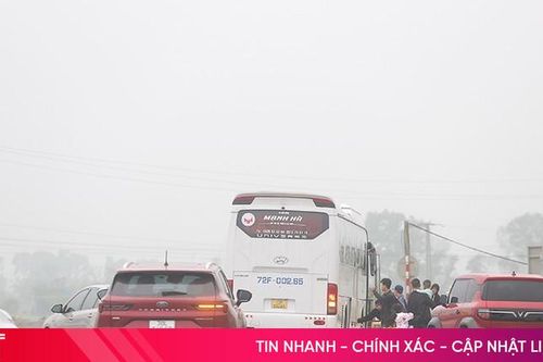 Xuất hiện 'bến cóc' trước lối ra vào cao tốc Bãi Vọt - Hàm Nghi