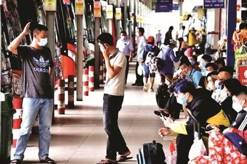Tết, từ 'về' đến 'ăn'