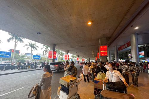 Sân bay Tân Sơn Nhất tiếp tục lập kỷ lục khi đón gần 178.000 lượt khách trong ngày 22/2
